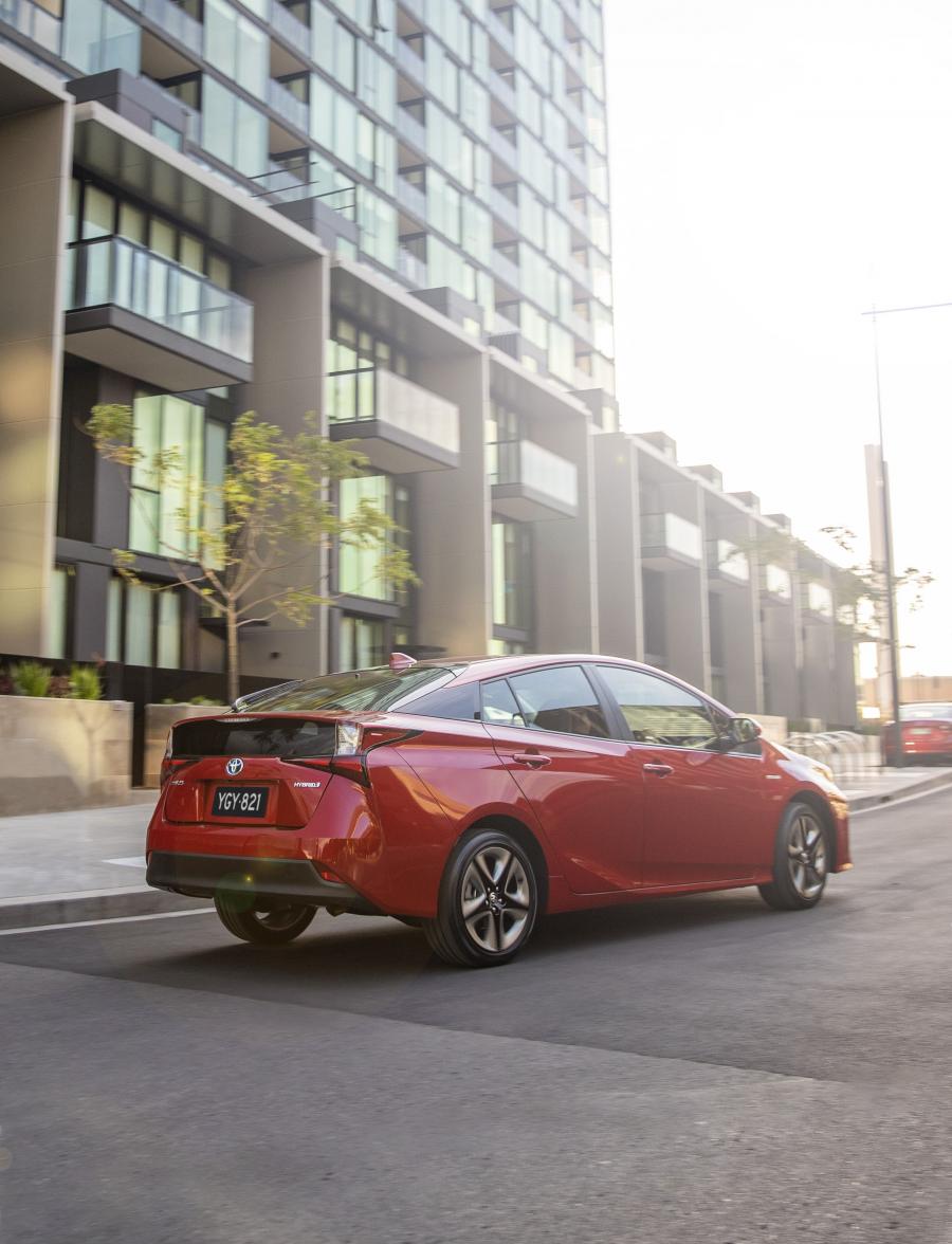  Toyota Prius 2019 года  (AU) (фото 3 из 8)